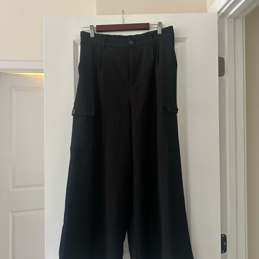 Black Wide-Leg Cargo Trousers